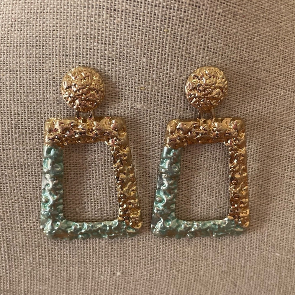 💥NEW ARRIVAL!💥 Molly Mint and Gold Earrings